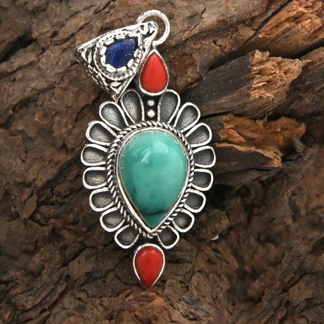 Tibetan Ethnic Leaf Pendant