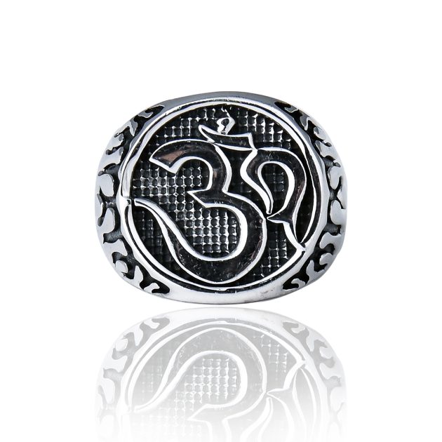 Designer Om Ring