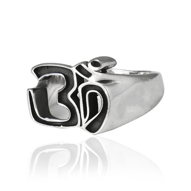 Designer Om Ring