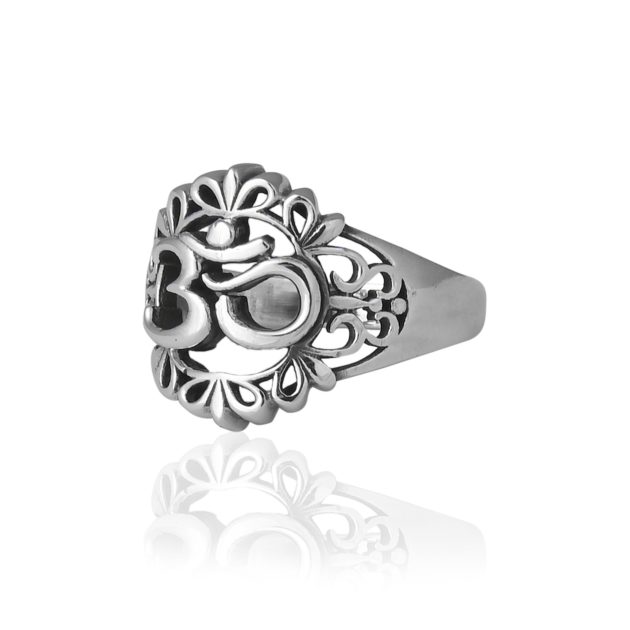 Designer Om Ring