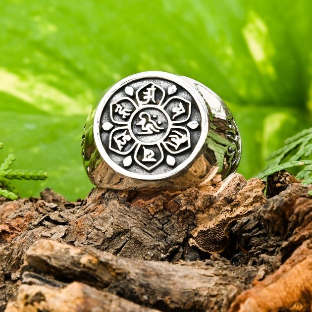 Tibetan Mantra Ring