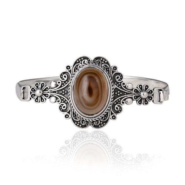 Filigree Oval Bangle