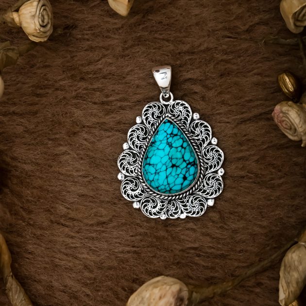 Free Size Filigree Pendant